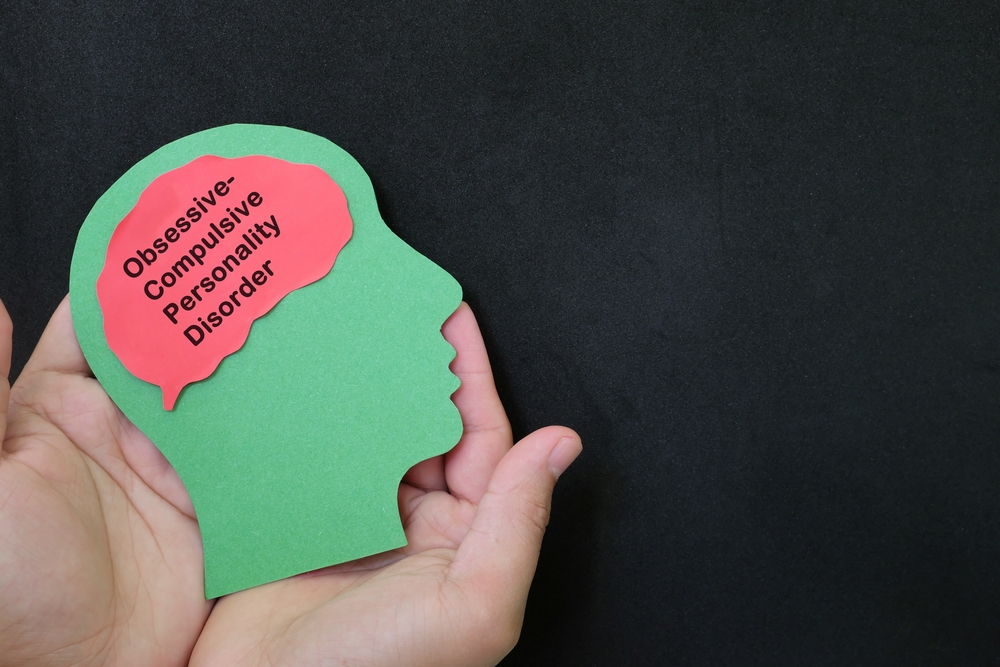 強迫症的成因多元，醫學上認為是生理、心理與環境因素共同作用的結果